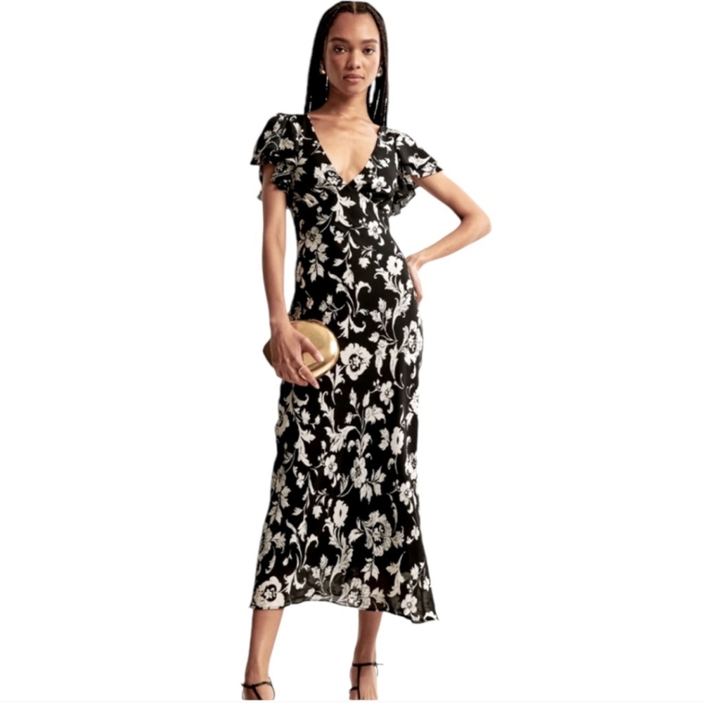 Abercrombie and Fitch Ruffle Sleeve Slip Maxi Dress in black floral| Medium